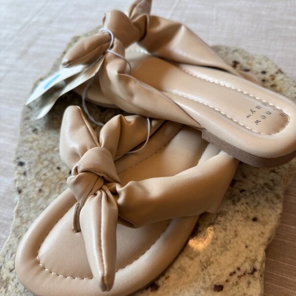NWT Tan Top-Knot MUST Have Flip Flop Flats Sz. 7.5 - Picture 3 of 4